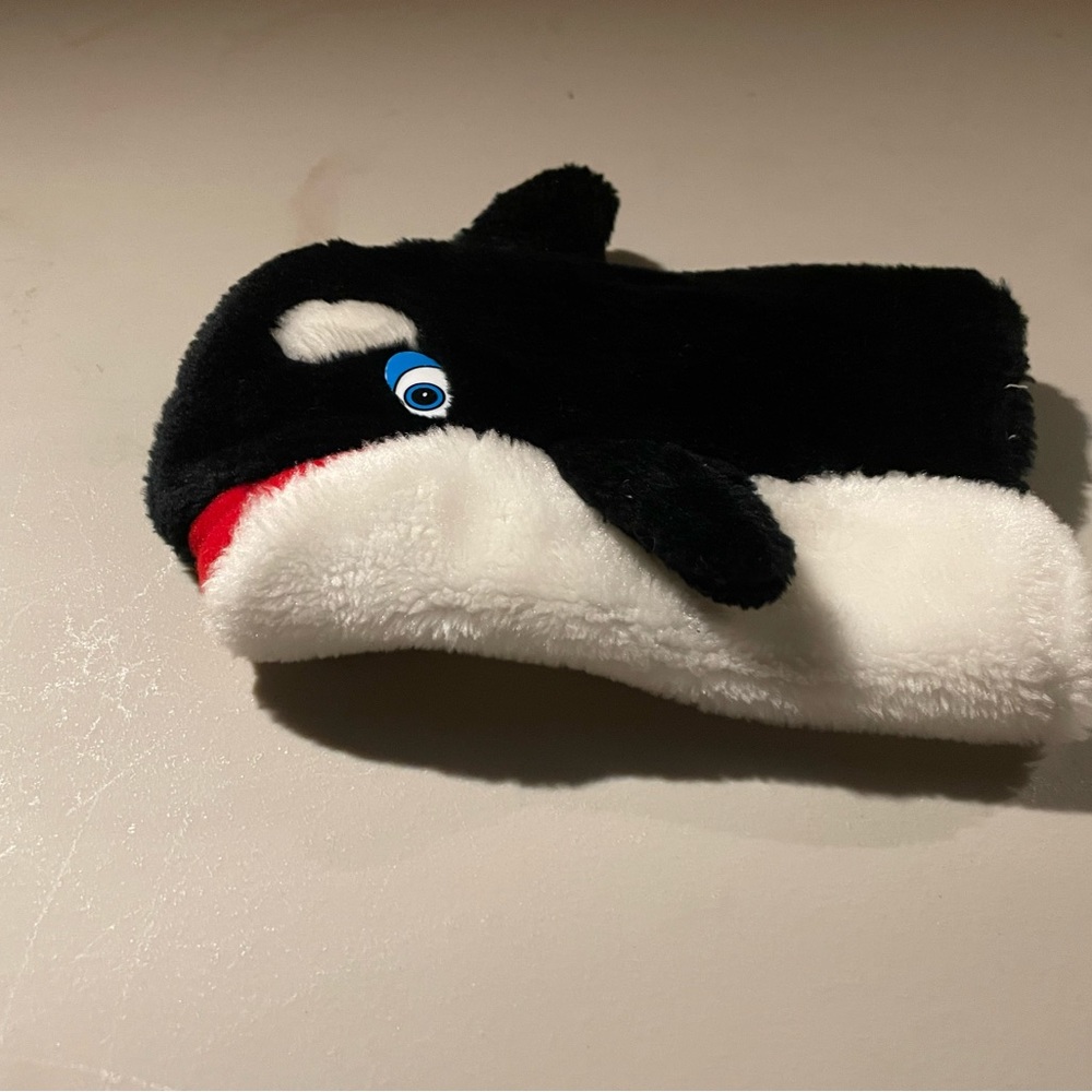 VINTAGE 1990 SEAWORLD SHAMU WHALE HAND PUPPET W/ SQUEAKER! GOOD COND (NM)
